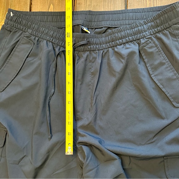 Men’s Old Navy Stretchtech Quick Dry Workout Cargo Pants Size XL NWT NEW Navy - Picture 6 of 9